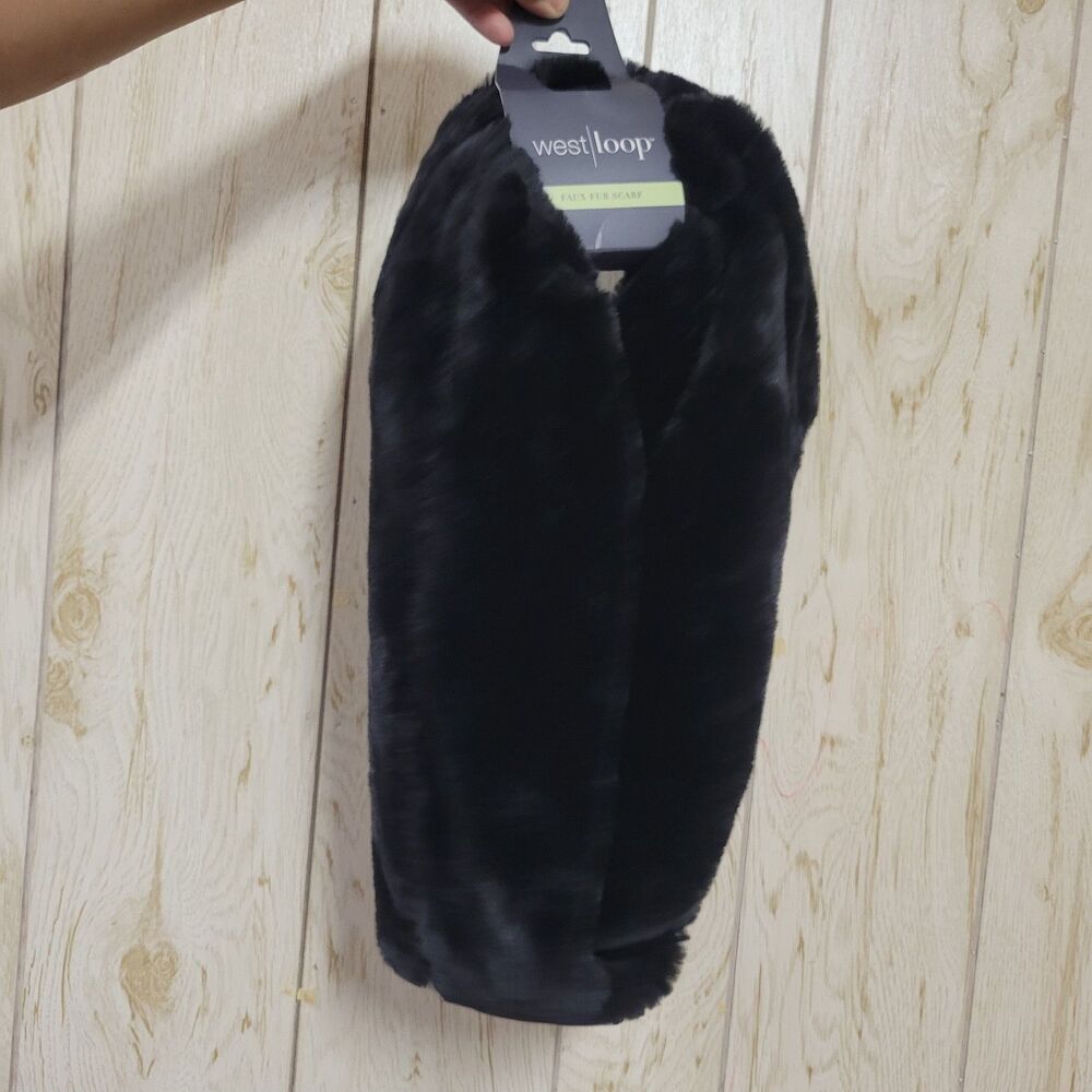 West Loop Faux Fur Scarf